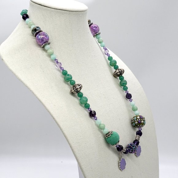 Little Mermaid theme necklace. - Picture 3 of 5